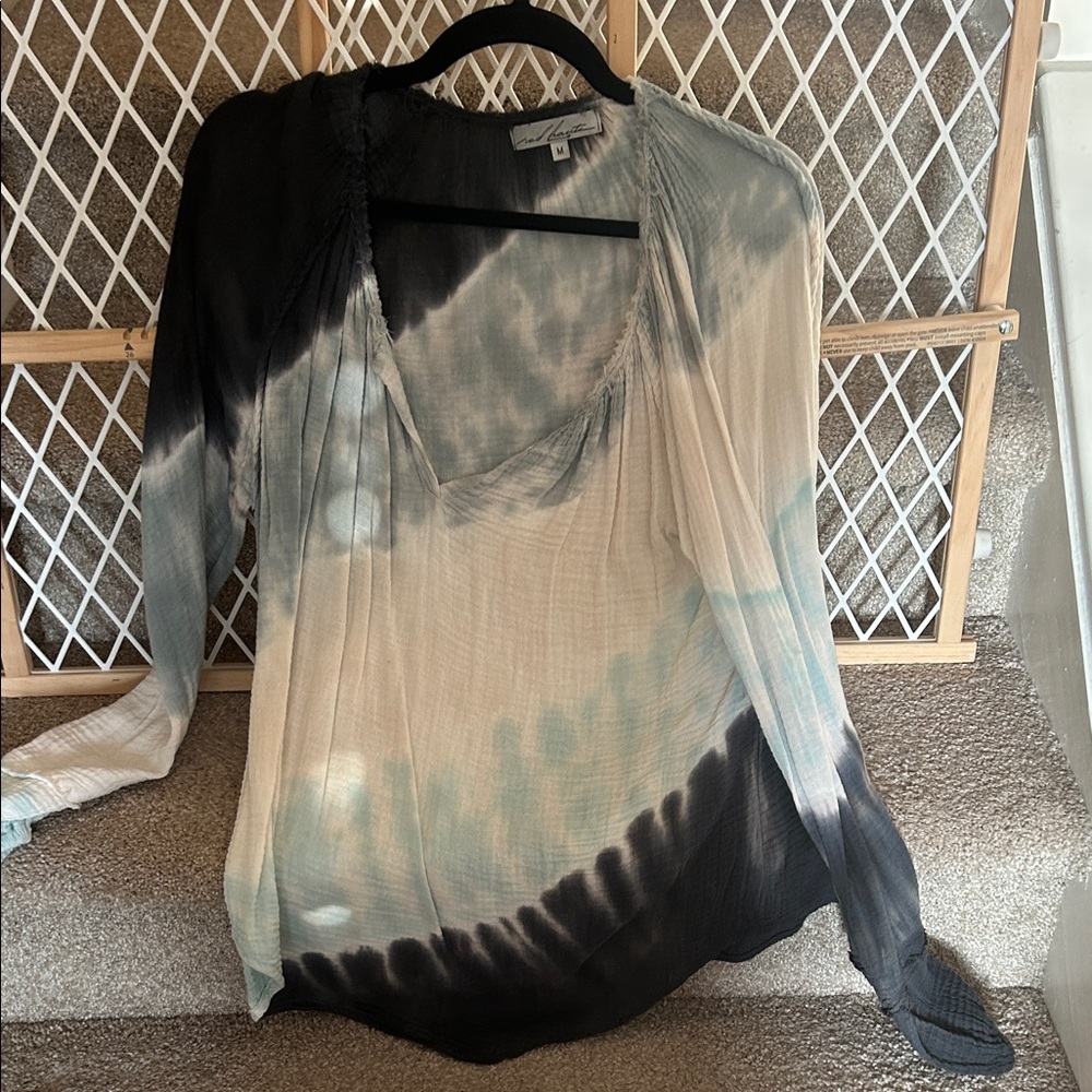 Red Haute Tie-Dye Scoop Neck Tunic in Ivory, Black & Light Blue